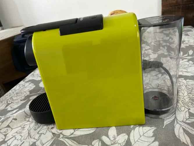 Cafeteira mini Nespresso 