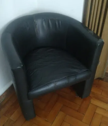 Sofa 2 lugares preto.