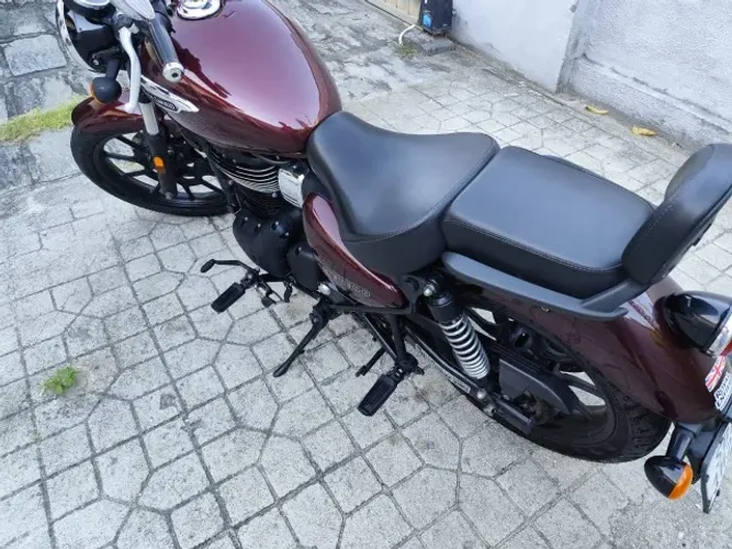 Vendo Royal Enfield Meteor 350 Stellar Red 2023 muito nova