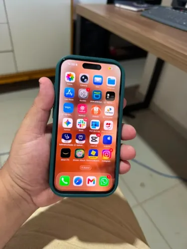 Iphone 15 Pro 128GB com detalhes perfeito funcionamento.