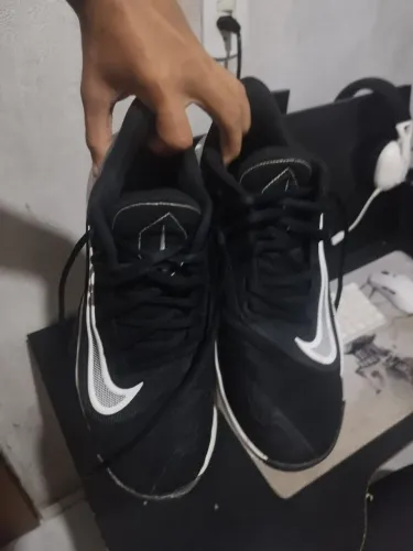NIKE- Precision 7