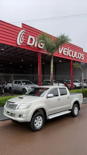 Toyota Hilux CD SR D4-d 4X4 3.0 TDI Dies Aut. 2014