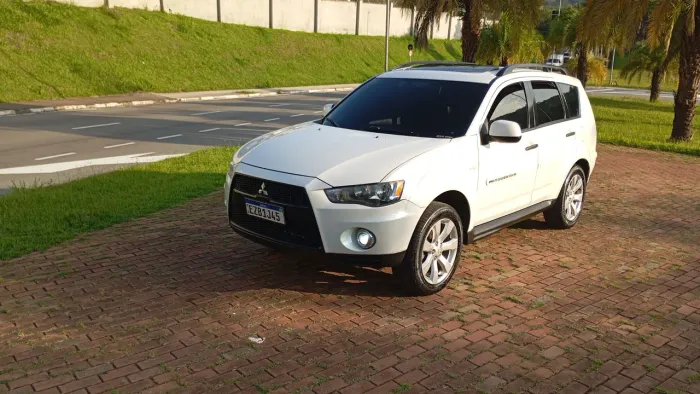 Mitsubishi Outlander 2.0 16V 160cv Aut. 2013