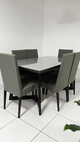 Mesa de Jantar com Tampo de Vidro + 6 Cadeiras Estofadas