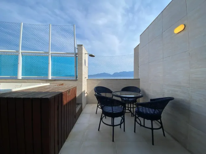 Cobertura duplex de 100m² à venda no Condomínio Porto Real Suítes , vista para o mar