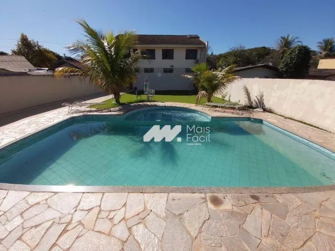 Casa com 3 dormitórios para alugar, 120 m² por R$ 6.800,00/mês - Vila Christino - Maringá/