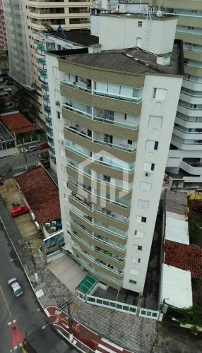 Apartamento de 2 quartos com suíte, sacada e vaga à 200m da praia no Boqueirão, Praia Gran
