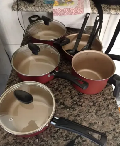 Jogo de Panelas 8 peças Antiaderentes 