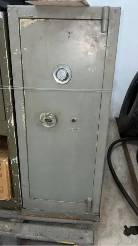 Cofre de aço 1,2m de altura