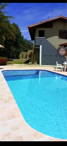 Aluga-se casa de praia para fins de semana, feriados, eventos e etc.