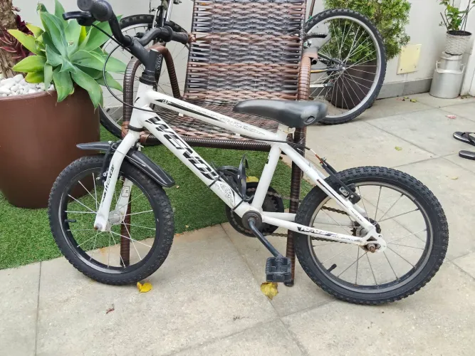 Linda bicicleta infantil aro 16 6 a 8 anos
