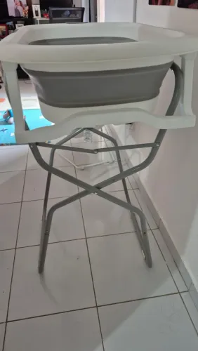 Banheira dobrável para bebê com suporte 