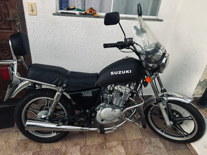 Intruder 125cc Suzuki moto econômica