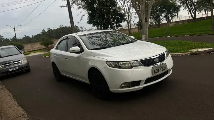 Kia Motors Cerato 1.6 16V Mec. 2011