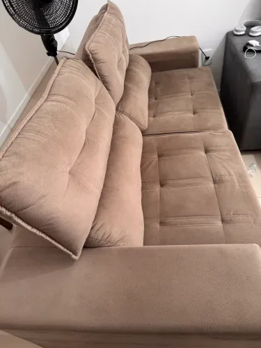 Vendo sofá seminovo, usado pouquíssimas vezes 