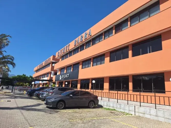 Sala comercial Centro Médico Richet 70m2