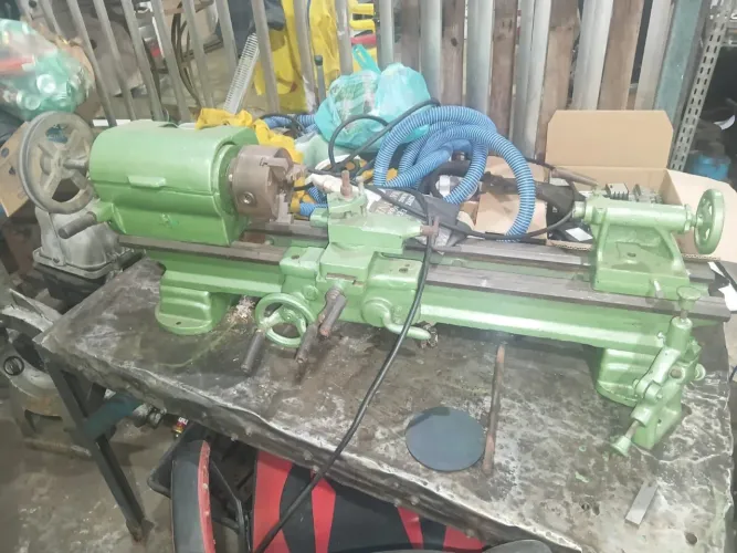 Torno mecânico de bancada