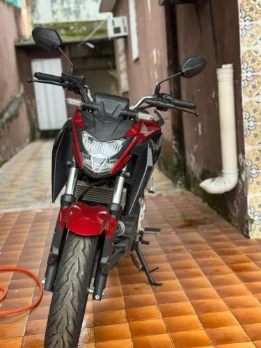 Vendo cb Twister 2025 muito nova
