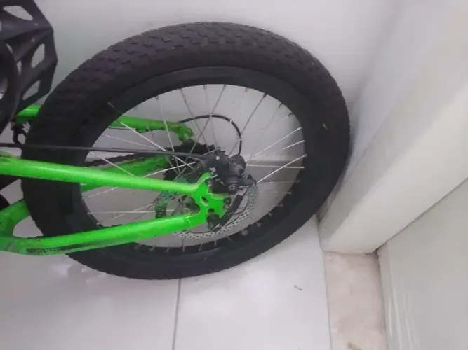 Bicicleta infantil Aro 20 pneu largo
