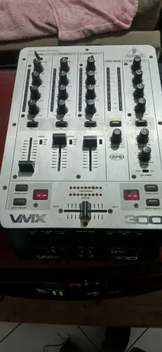 Mixer behringer vmx 300 Dj
