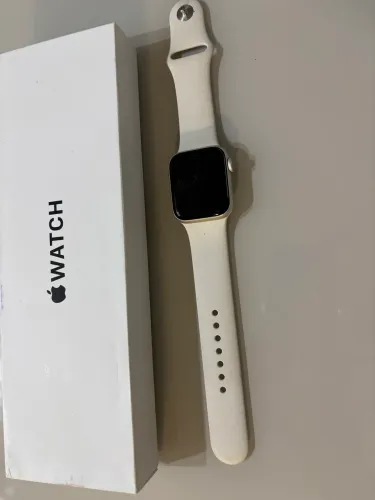 Apple Watch SE 2 40mm WI-FI + celular. Starlight: Cor - Estelar