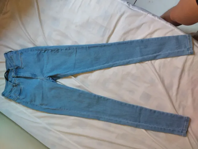 Calça Miller Skinny Cor azul clara, pouco tempo usada, ela é um 36 pequeno veste 34 também