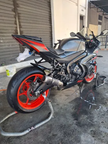 SRAD 1000 APENAS 20 MIL KMS REVISADA.