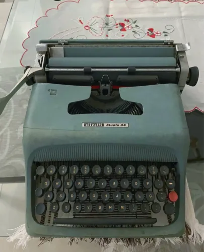 Máquina Datilografia Olivetti Studio 44