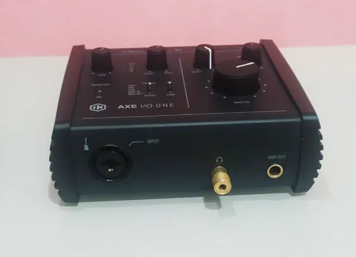 Interface de Áudio IK Multimedia Axe I/O One