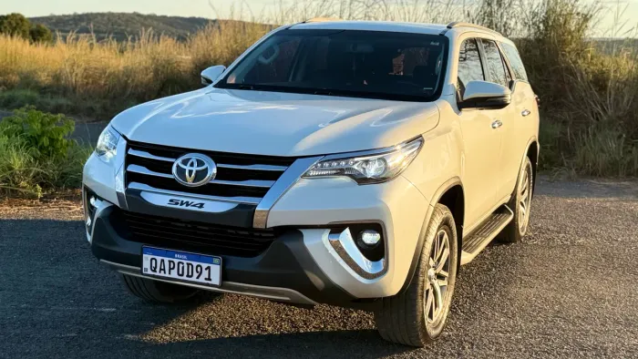 Toyota Hilux SW4 SRX 4X4 2.8 TDI 16V Dies. Aut. 2019