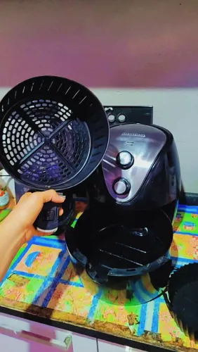 Aerfryer nova da mondial, comprada a pouco tempo.