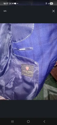 Vendo terno azul marinho, novo vendo barato. Valor 150 reais contato zap *15