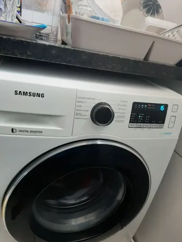 VENDO MÁQUINA DE LAVAR