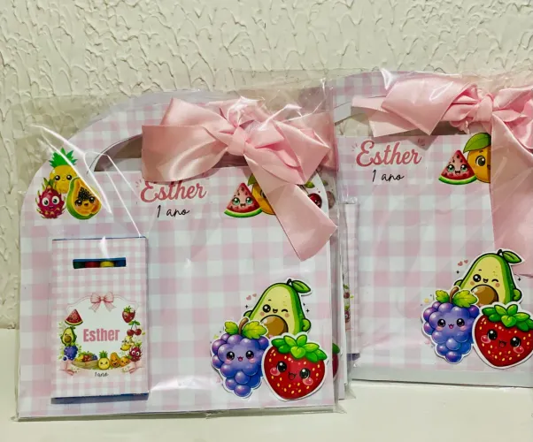 Livro de colorir com giz de cera