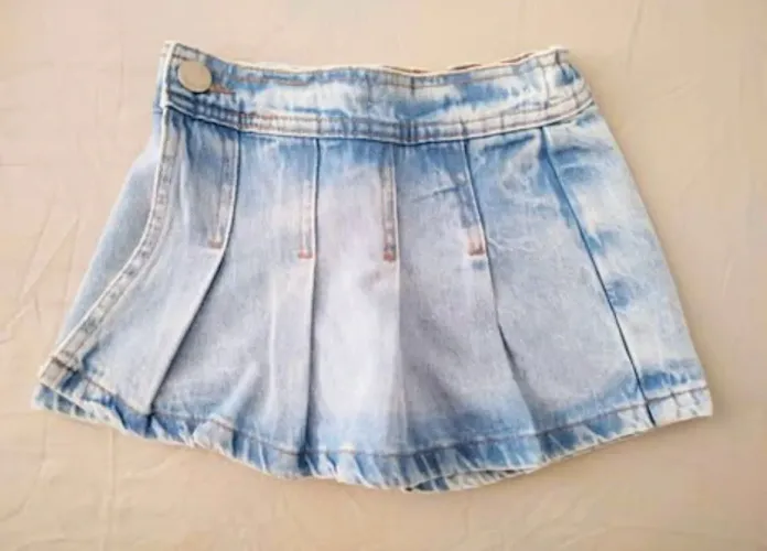 Short saia Jeans claro pregueada infantil C&A Palomino tamanho 4