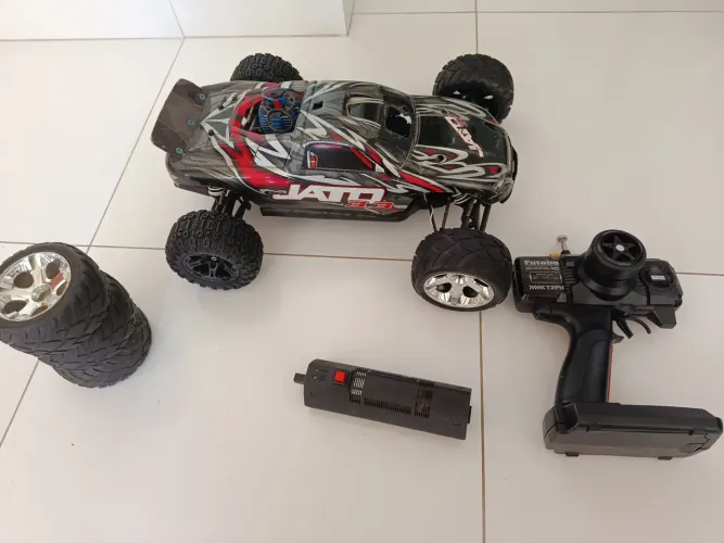 Automodelo traxxas jato 3.3