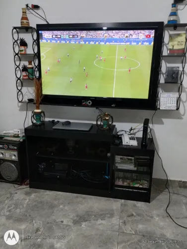 Rack e um aparador de aço e módulo de ferro laterais