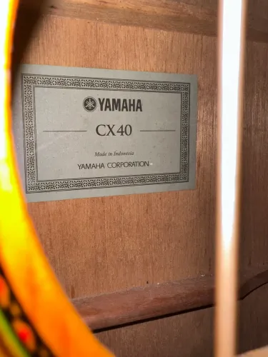 Violão Yamaha Indonésia fishiman