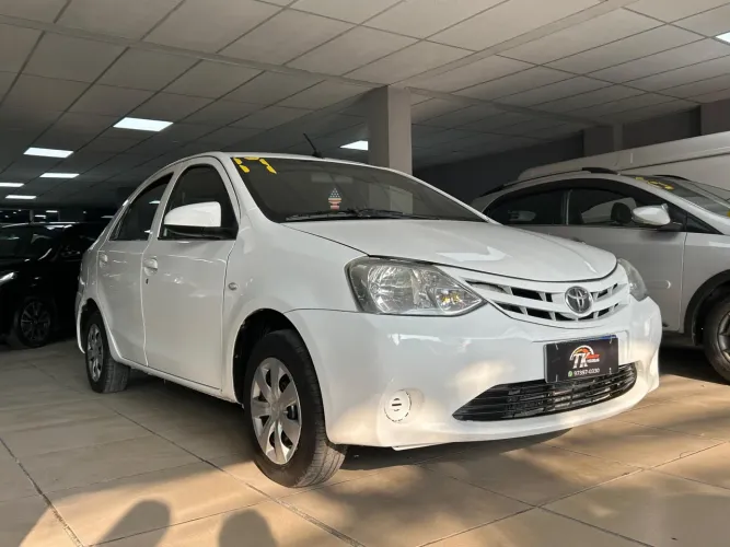 Toyota Etios X Sedan 1.5 Flex 16V 4P Mec. 2017