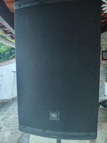 Caixa de som JBL eon 615