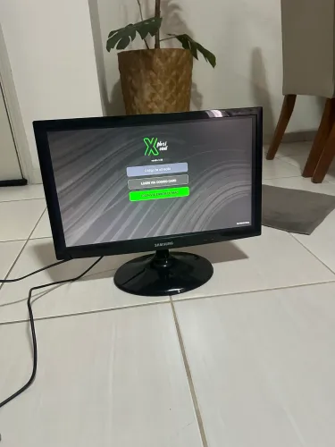 TV Samsung LED 22 T22B300LB - Excelente Estado