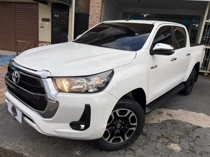 Toyota Hilux CD SRV 4X4 2.8 TDI Diesel Aut. 2024
