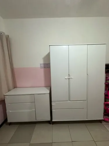 Guarda roupa e cômoda infantil