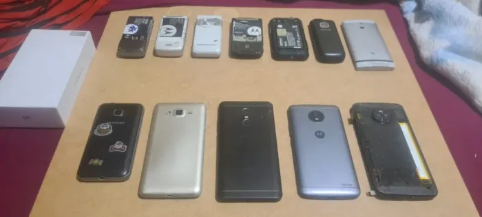 LOTE COM 12 CELULARES - LIVRAMENTO - VÁRIAS MARCAS E MODELOS