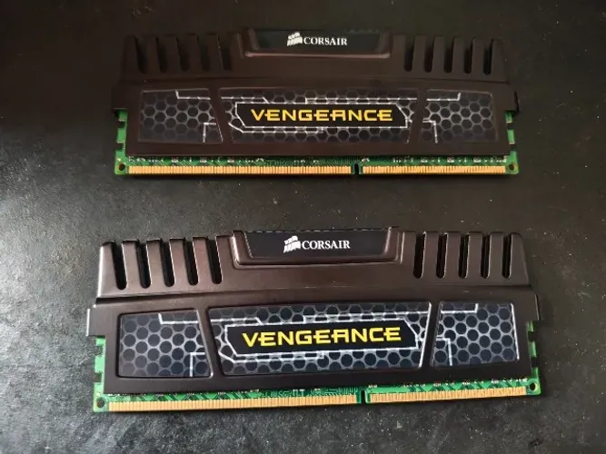 2x (Par) Memória Corsair Vengeance 4GB DDR3 1600mhz Total 8GB