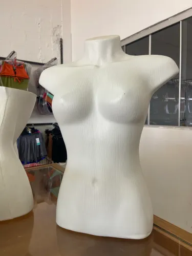     Manequim Feminino Branco Para Loja
