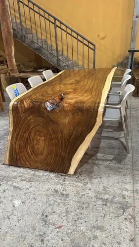 Mesa cascata 2.15 metros por 1.15 de largura 