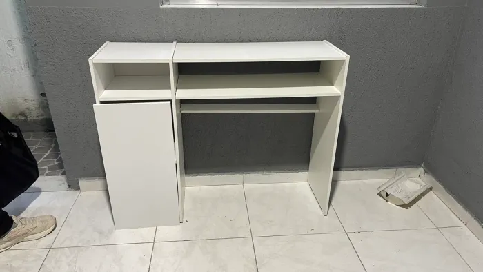 Mesinha penteadeira ou para manicure