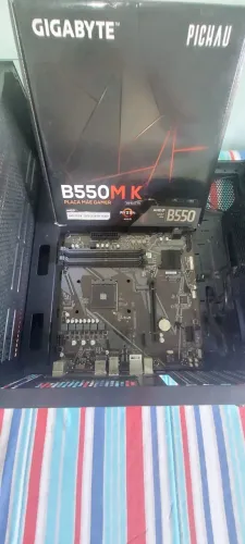 Placa mãe B550m k gigabyte