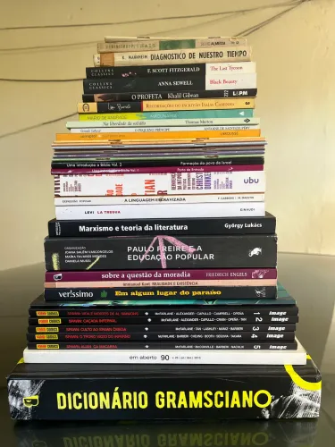 PACOTÃO DE LIVROS